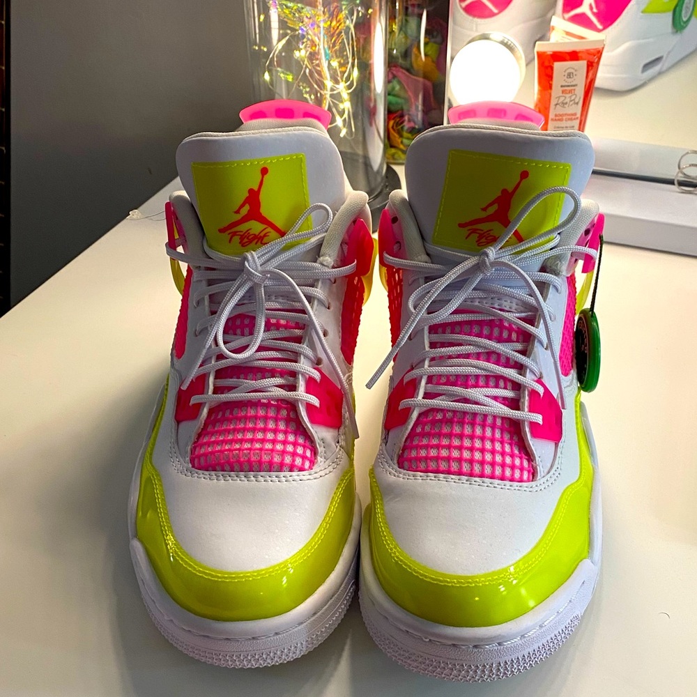 Jordan “white lemon pink” grade school. Brand new only worn once.